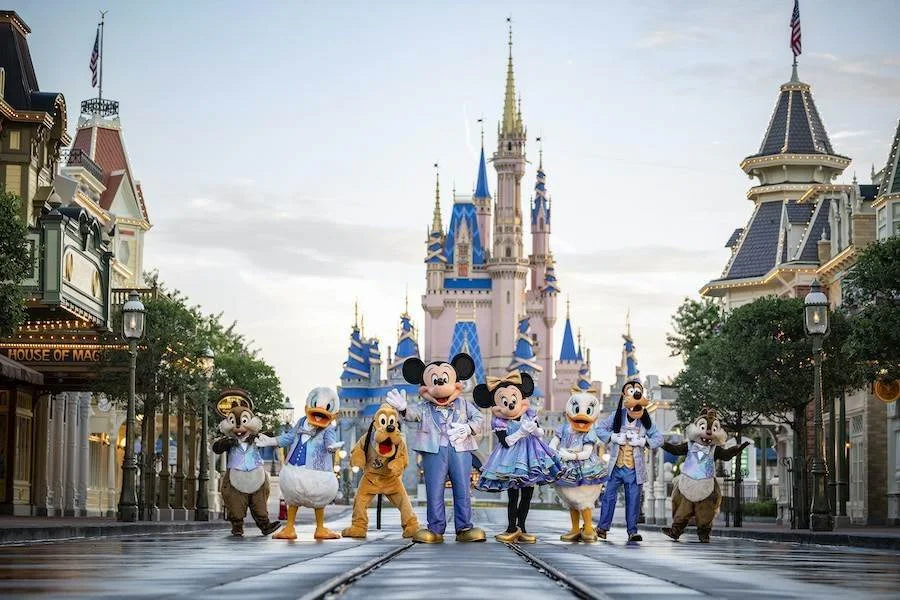 For 4 months in the spring and summer, Disney World hotels are discounted by up to 25%. 10 Mickey, Minnie Gang Celebrate 50 Years Of Disney World.