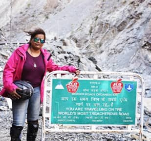 Top Best Travel Bloggers In India 2023 19 himadri garg10